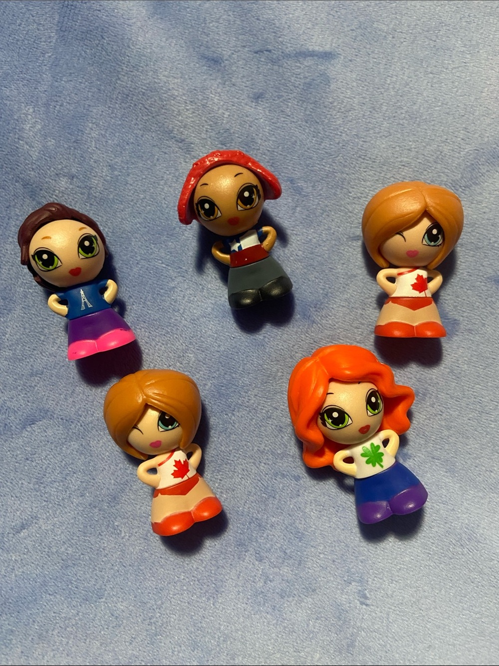 Set of 5 Girls Country Character Mini Figures - Assorted Colors Removable Hair